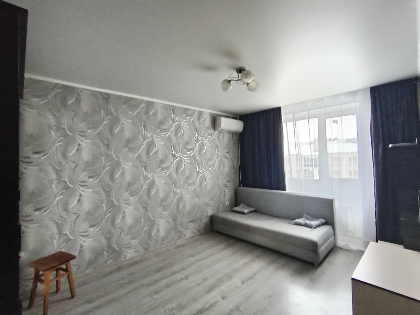 В продаже 1ная квартира с индивидуальным отоплением с мебелью и техникой. 

Квартира расположена в центре района Гармония, вся инфраструктура в пешей близости : школа 25, детский сад Капитошка, сетевые магазины Магнит и пятёрочка, аптеки, кафе, фитнес, спортивный комплекс, поликлиника ГармонияМед, б