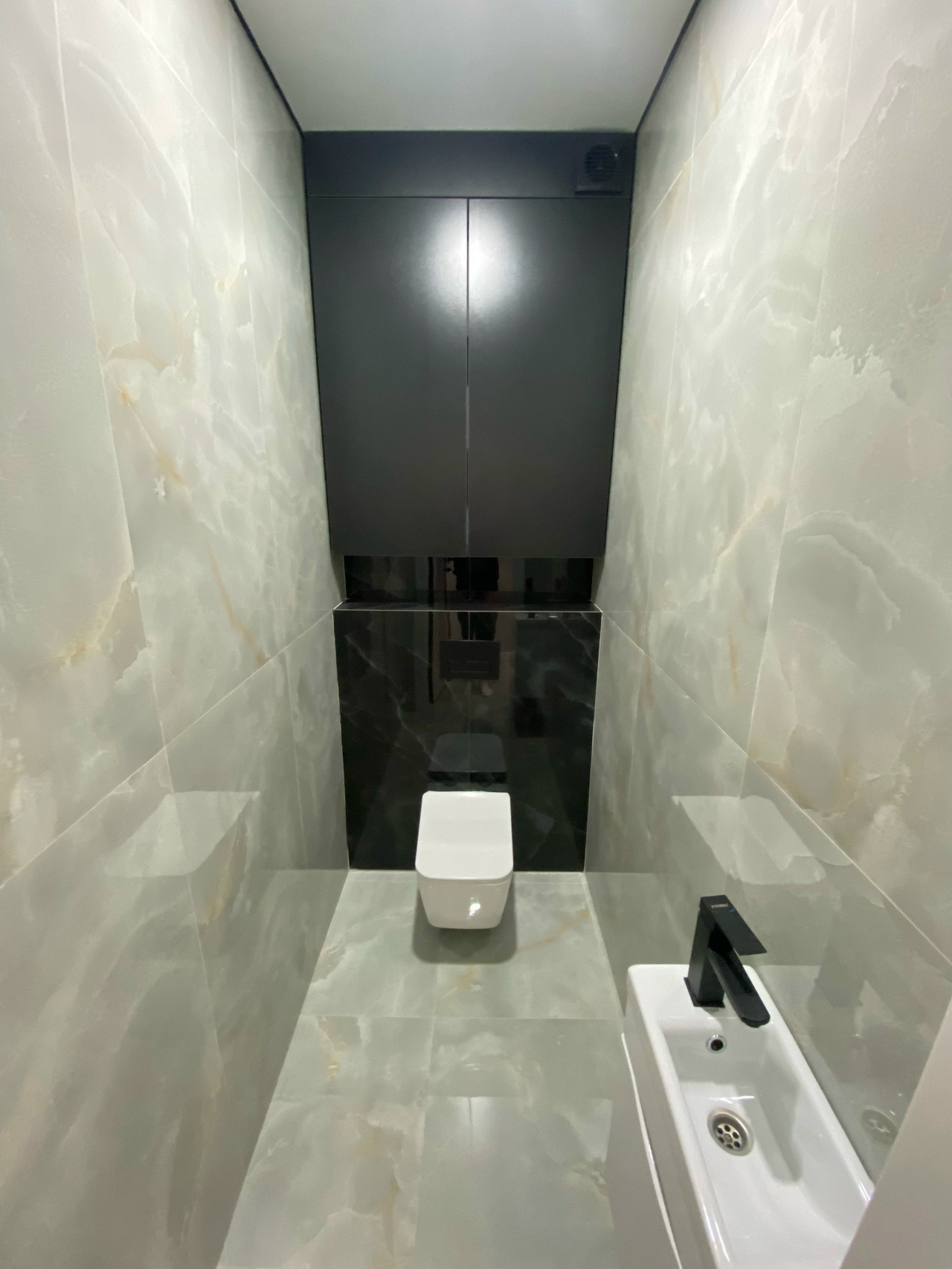 Коттедж  с ремонтом от застройщика
Теплый пол 
Дизайнерский ремонт 
Уникальное предложения 
так же есть в продаже аналоги
Юридическое сопровождение сделки
Показ в удобное для вас время
записывайтесь на просмотр 